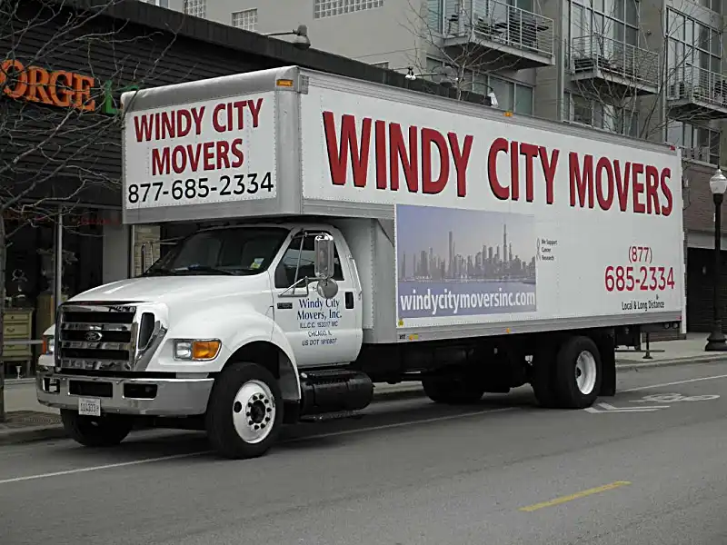 Windy City Movers fleet truck ready for a Chicago move