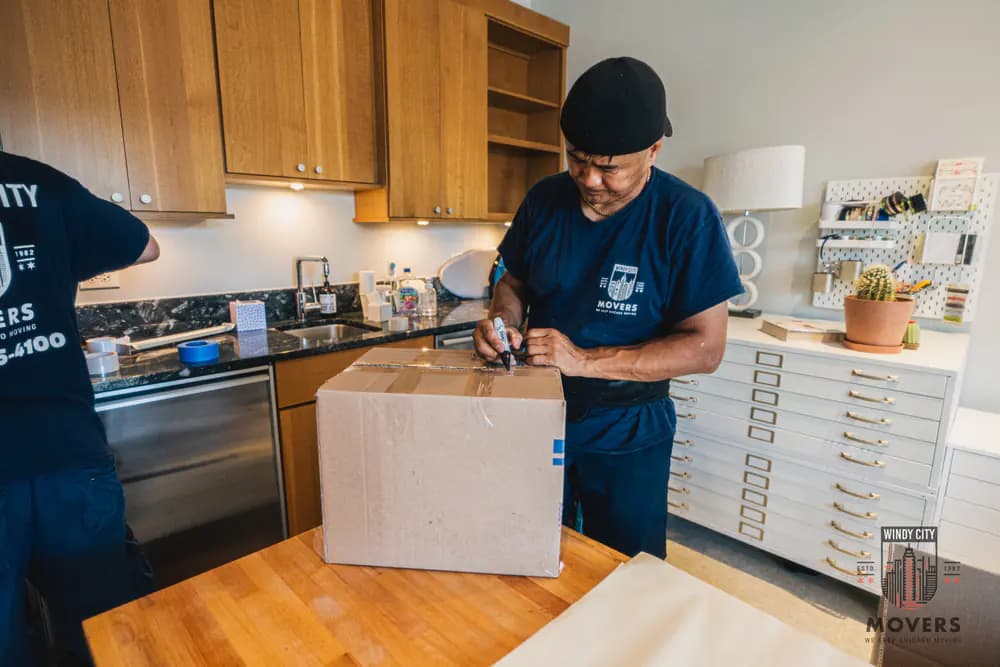 Donation pickup service team in Chicago