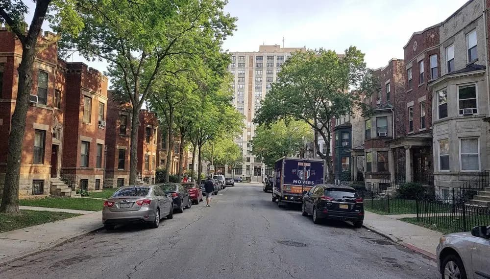 Professional movers serving Edgewater, Illinois since 1982