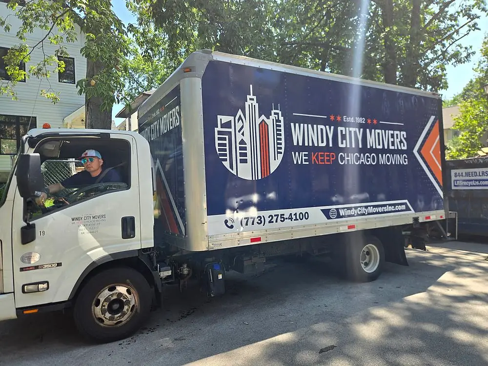 Professional movers serving Evanston, Illinois since 1982