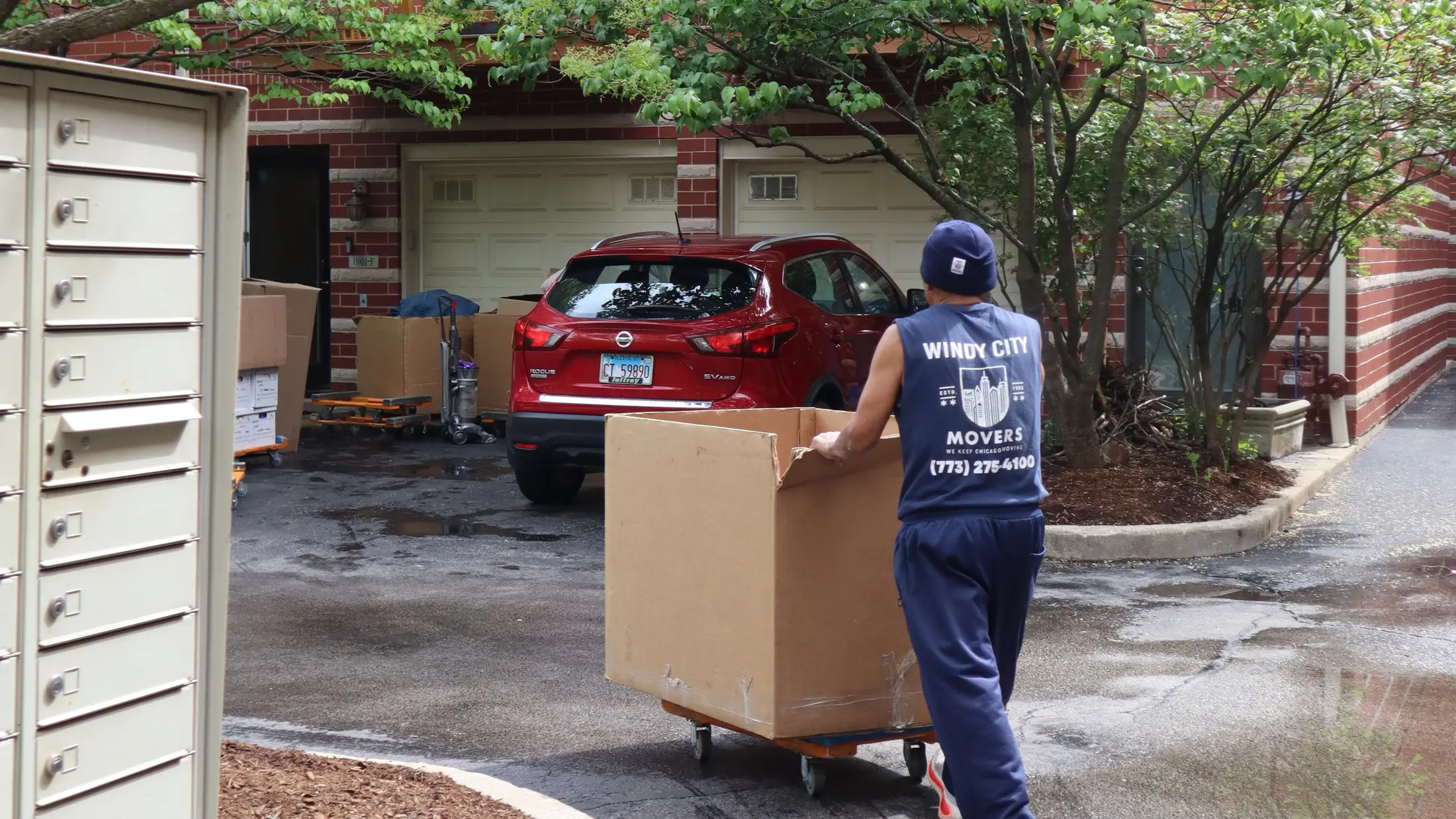 Windy City Movers crew on a residential move in Lake View, Illinois