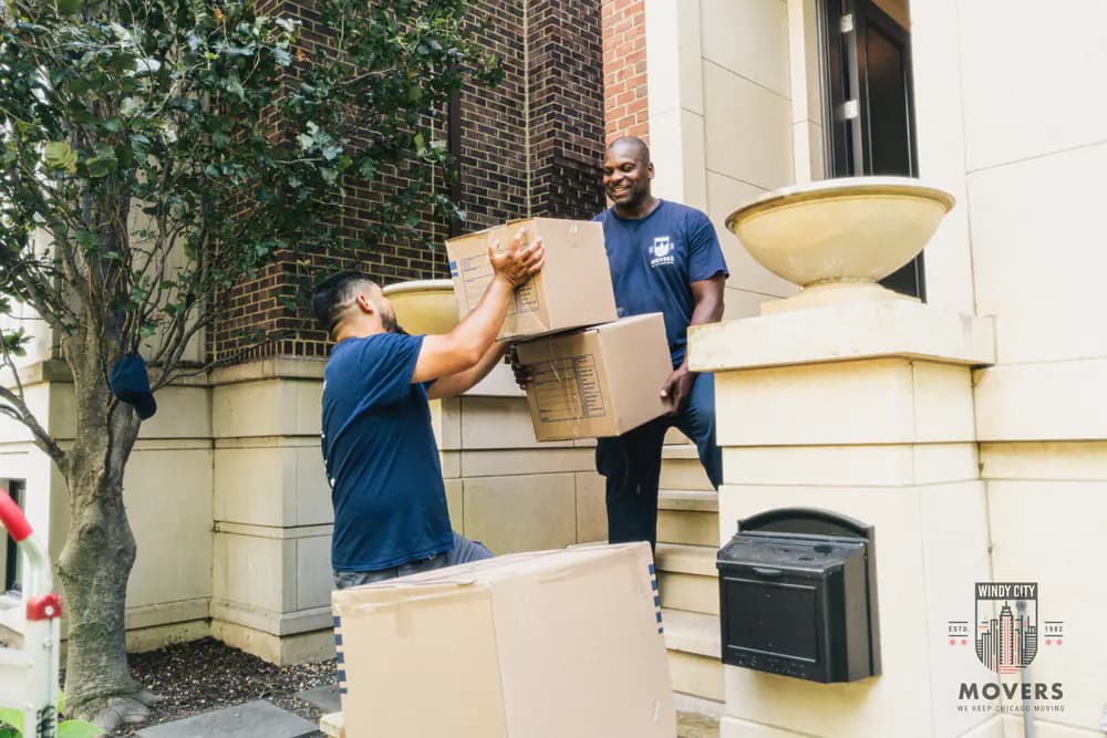 Emergency last-minute movers in Chicago