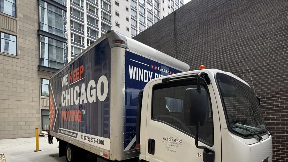 Professional movers serving Logan Square, Illinois since 1982