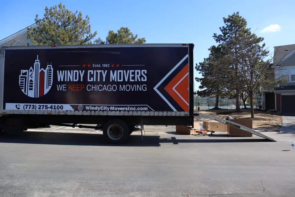 Professional movers serving Naperville, Illinois since 1982