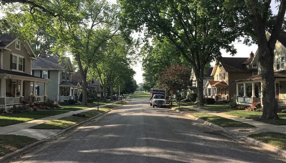 Professional movers serving Wilmette, Illinois since 1982